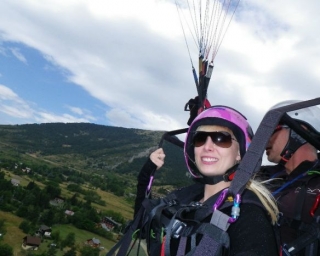  飞行过程中微笑 